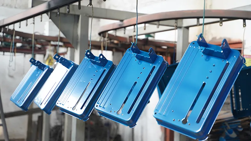 ورشة صب القوالب بالضغط